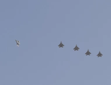 ΗΠΑ: Αιφνιδιαστικά στα ΗΑΕ 12 F-22